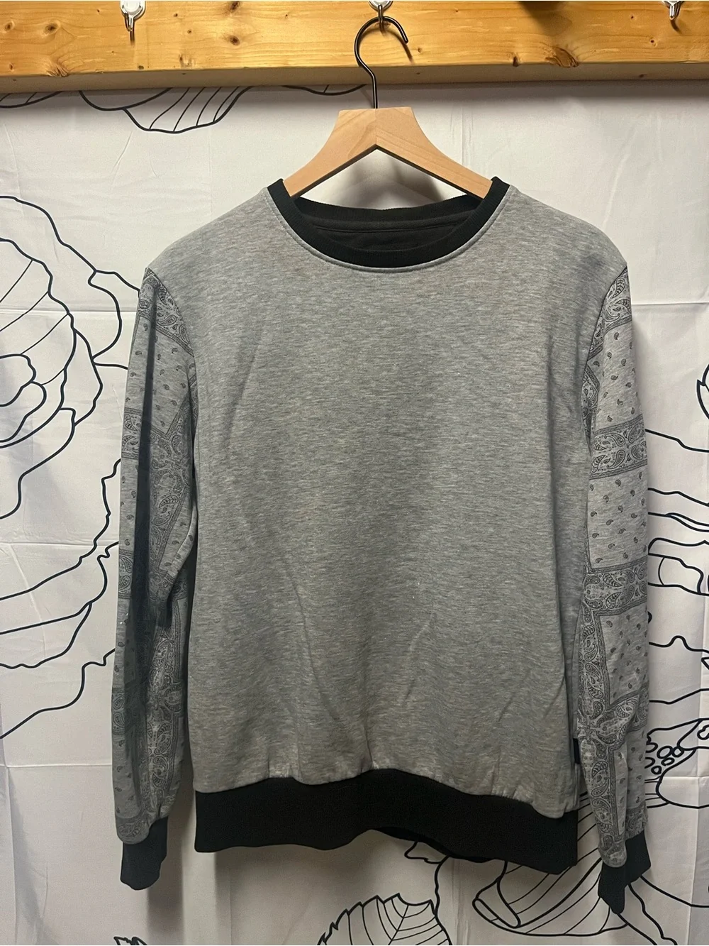 Cotton On Grey Crewneck Sweatshirt with Bandana Print Sleeves (377)